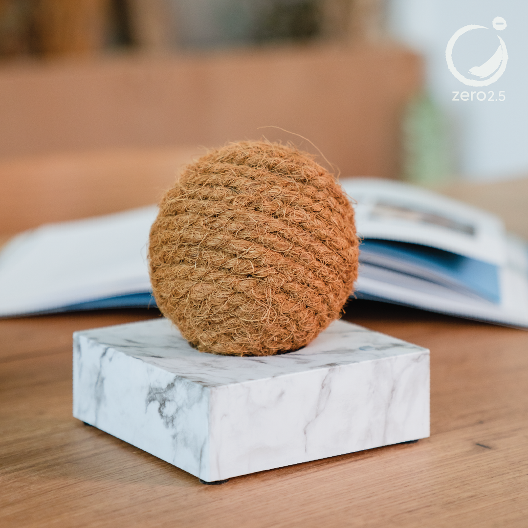 Zero 2.5 Air Marble - Natural Fiber-Based Ionizer on a wooden table 